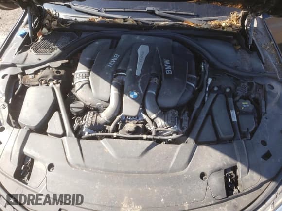 ✅ 2018 BMW 7 Series 750i • VIN: WBA7F0C58JGM23726 • Лот: 69116685. Опубликован ранее на Copart с пробегом 32 765 миль. Бесплатный доступ к архиву аукционных продаж из США и подробный отчёт об истории автомобиля на DreamBid. Изображение 11.