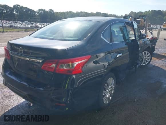 2017 Nissan Sentra SR с VIN 3N1AB7AP4HY292274, выставлен на аукционе IAAI как лот 43286251 с пробегом 53 341 миль миль и . История ставок и продаж доступна на DreamBid. Изображение 4.