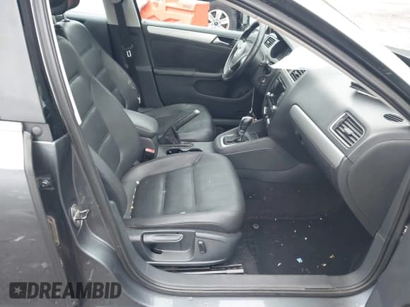 ✅ 2013 Volkswagen Jetta SE • VIN: 3VWDP7AJ1DM444517 • Lot: 43580691. Listed on IAAI with 197,788 mi. Free auction sales archive from the USA and detailed vehicle history report at DreamBid. Image 5.