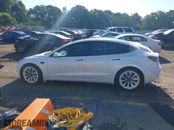 ✅ 2021 Tesla Model 3 Long Range • VIN: 5YJ3E1EB6MF053498 • Lot: 42249301. Wystawiony na IAAI z przebiegiem 36 275 mil. Bezpłatny archiwum sprzedaży aukcyjnych z USA i szczegółowy raport historii pojazdu na DreamBid. Zdjęcie 13.