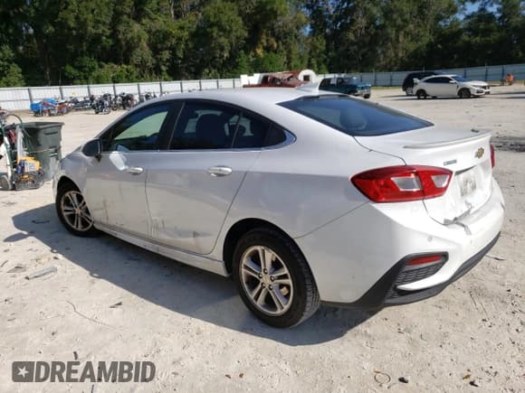 ✅ 2018 Chevrolet Cruze LT • VIN: 1G1BE5SM7J7199539 • Лот: 69445952. Опубликован ранее на Copart с пробегом 80 062 миль. Бесплатный доступ к архиву аукционных продаж из США и подробный отчёт об истории автомобиля на DreamBid. Изображение 2.