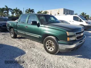 ✅ 2006 Chevrolet Silverado 1500 LS • VIN: 2GCEC13V661337893 • Лот: 82487744. Опубликован ранее на Copart с пробегом 338 440 миль. Бесплатный доступ к архиву аукционных продаж из США и подробный отчёт об истории автомобиля на DreamBid. Изображение 4.