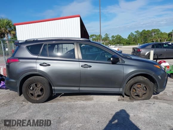 ✅ 2016 Toyota RAV4 LE • VIN: JTMZFREV9GJ067182 • Лот: 43227883. Опубликован ранее на IAAI с пробегом 62 388 миль. Бесплатный доступ к архиву аукционных продаж из США и подробный отчёт об истории автомобиля на DreamBid. Изображение 13.