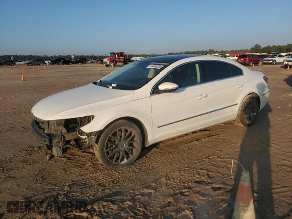 ✅ 2014 Volkswagen CC Executive • VIN: WVWGU7AN3EE529054 • Lot: 84469334. Listed on Copart with 163,433 mi. Free auction sales archive from the USA and detailed vehicle history report at DreamBid. Image 1.