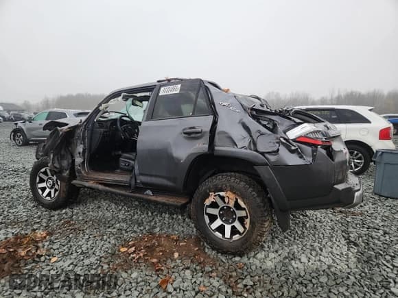 ✅ 2021 Toyota 4Runner TRD Off Road Premium • VIN: JTERU5JR4M5859814 • Lot: 93304865. Listed on Copart with 76,117 mi. Free auction sales archive from the USA and detailed vehicle history report at DreamBid. Image 2.