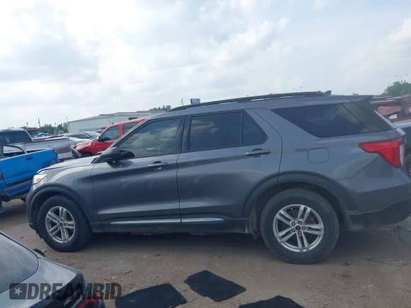 ✅ 2021 Ford Explorer XLT • VIN: 1FMSK7DH6MGB78774 • Lot: 42166613. Wystawiony na IAAI z przebiegiem 53 212 mil. Bezpłatny archiwum sprzedaży aukcyjnych z USA i szczegółowy raport historii pojazdu na DreamBid. Zdjęcie 15.