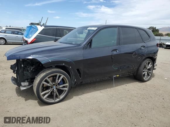 ✅ 2020 BMW X5 M50i • VIN: 5UXJU4C00LLE45435 • Лот: 63341715. Опубликован ранее на Copart с пробегом 51 075 миль. Бесплатный доступ к архиву аукционных продаж из США и подробный отчёт об истории автомобиля на DreamBid. Изображение 1.