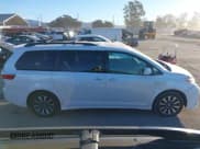 ✅ 2019 Toyota Sienna XLE • VIN: 5TDDZ3DC0KS220459 • Lot: 43897374. Wystawiony na IAAI z przebiegiem 82 334 mil. Bezpłatny archiwum sprzedaży aukcyjnych z USA i szczegółowy raport historii pojazdu na DreamBid. Zdjęcie 13.