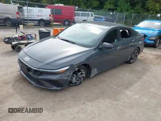 ✅ 2025 Hyundai Elantra SEL Sport • VIN: KMHLM4DG9SU995045 • Lot: 43324721. Listed on IAAI with 17,935 mi. Free auction sales archive from the USA and detailed vehicle history report at DreamBid. Image 2.