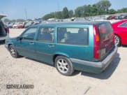 ✅ 1995 Volvo 850 • VIN: YV1LW5510S2082341 • Лот: 42921468. Опубликован ранее на IAAI с пробегом 201 110 миль. Бесплатный доступ к архиву аукционных продаж из США и подробный отчёт об истории автомобиля на DreamBid. Изображение 3.