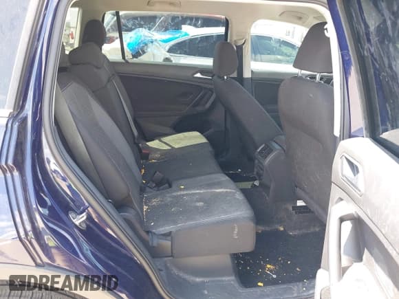 ✅ 2021 Volkswagen Tiguan S • VIN: 3VV1B7AX9MM042836 • Lot: 42591020. Wystawiony na IAAI z przebiegiem 75 042 mil. Bezpłatny archiwum sprzedaży aukcyjnych z USA i szczegółowy raport historii pojazdu na DreamBid. Zdjęcie 8.