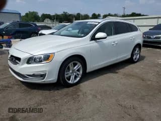 ✅ 2015 Volvo V60 T5 Platinum • VIN: YV1612SD5F1202932 • Лот: 56551523. Опубликован ранее на Copart с пробегом 83 417 миль. Бесплатный доступ к архиву аукционных продаж из США и подробный отчёт об истории автомобиля на DreamBid. Изображение 1.