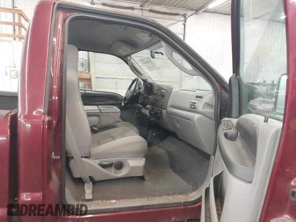 ✅ 2005 Ford F-250 XL • VIN: 1FTNF21575EB34458 • Лот: 42688465. Опубликован ранее на IAAI с пробегом 101 699 миль. Бесплатный доступ к архиву аукционных продаж из США и подробный отчёт об истории автомобиля на DreamBid. Изображение 5.