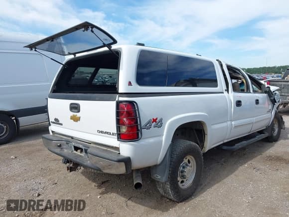 ✅ 2005 Chevrolet Silverado 2500HD LS • VIN: 1GCHK23215F971423 • Lot: 42268344. Listed on IAAI with Not provided. Free auction sales archive from the USA and detailed vehicle history report at DreamBid. Image 4.