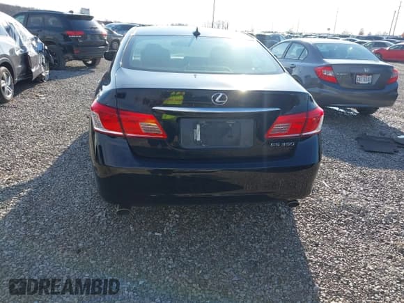 ✅ 2011 Lexus ES 330 • VIN: JTHBK1EG8B2456428 • Лот: 43751755. Опубликован ранее на IAAI с пробегом 251 145 миль. Бесплатный доступ к архиву аукционных продаж из США и подробный отчёт об истории автомобиля на DreamBid. Изображение 16.
