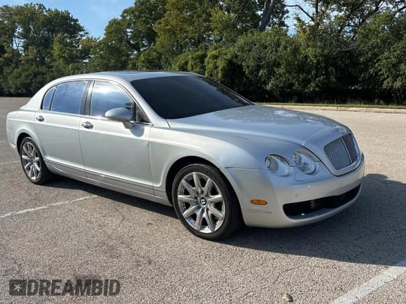 ✅ 2006 Bentley Flying Spur • VIN: SCBBR53W36C038540 • Лот: 81328405. Опубликован ранее на Copart с пробегом 50 829 миль. Бесплатный доступ к архиву аукционных продаж из США и подробный отчёт об истории автомобиля на DreamBid. Изображение 1.