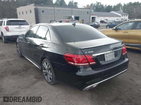 ✅ 2015 Mercedes-Benz E 350 Sport • VIN: WDDHF8JB6FB129315 • Lot: 43665058. Wystawiony na IAAI z przebiegiem 124 865 mil. Bezpłatny archiwum sprzedaży aukcyjnych z USA i szczegółowy raport historii pojazdu na DreamBid. Zdjęcie 3.