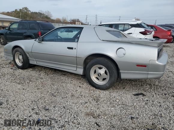 ✅ 1986 Pontiac Firebird Trans Am • VIN: 1G2FW87F8GL239553 • Лот: 78263424. Опубликован ранее на Copart с пробегом 65 161 миль. Бесплатный доступ к архиву аукционных продаж из США и подробный отчёт об истории автомобиля на DreamBid. Изображение 2.