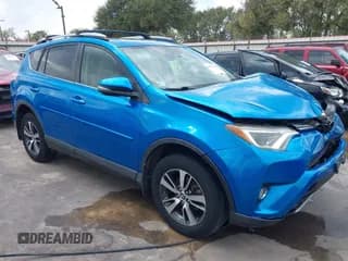 ✅ 2018 Toyota RAV4 XLE • VIN: JTMWFREV3JJ738887 • Lot: 43395413. Wystawiony na IAAI z przebiegiem 80 012 mil. Bezpłatny archiwum sprzedaży aukcyjnych z USA i szczegółowy raport historii pojazdu na DreamBid. Zdjęcie 1.