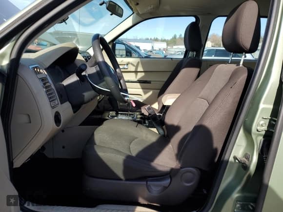 ✅ 2008 Mazda Tribute Sport • VIN: 4F2CZ96128KM18471 • Lot: 80950344. Listed on Copart with 229,089 mi. Free auction sales archive from the USA and detailed vehicle history report at DreamBid. Image 7.