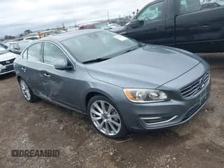 ✅ 2017 Volvo S60 Inscription • VIN: LYV402HK5HB154043 • Lot: 41763769. Wystawiony na IAAI z przebiegiem 136 736 mil. Bezpłatny archiwum sprzedaży aukcyjnych z USA i szczegółowy raport historii pojazdu na DreamBid. Zdjęcie 1.