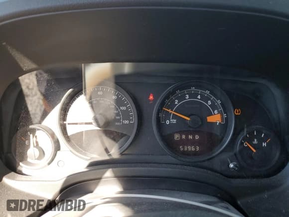 ✅ 2016 Jeep Patriot Sport SE • VIN: 1C4NJPBA5GD810907 • Lot: 82709905. Wystawiony na Copart z przebiegiem 53 963 mil. Bezpłatny archiwum sprzedaży aukcyjnych z USA i szczegółowy raport historii pojazdu na DreamBid. Zdjęcie 9.