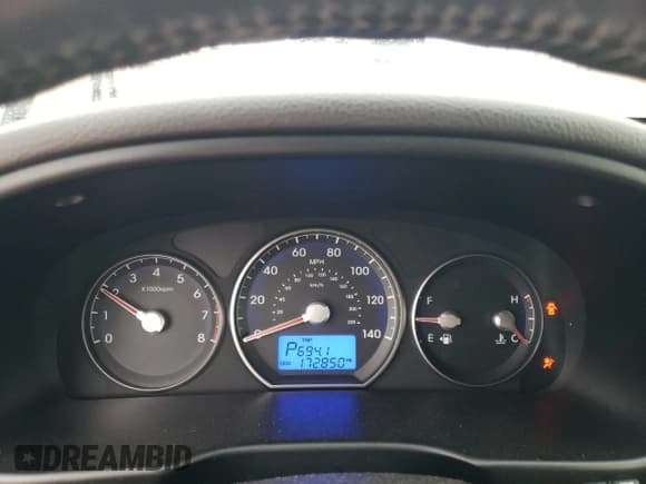 ✅ 2012 Hyundai Santa Fe Limited • VIN: 5XYZK4AG6CG110778 • Lot: 69934314. Listed on Copart with 172,850 mi. Free auction sales archive from the USA and detailed vehicle history report at DreamBid. Image 9.