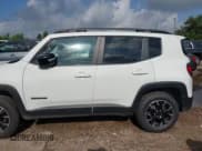 ✅ 2023 Jeep Renegade Latitude • VIN: ZACNJDB11PPP64019 • Лот: 42736502. Опубликован ранее на IAAI с пробегом 39 254 миль. Бесплатный доступ к архиву аукционных продаж из США и подробный отчёт об истории автомобиля на DreamBid. Изображение 14.