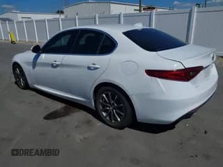 ✅ 2018 Alfa Romeo Giulia Ti Sport • VIN: ZARFAECN0J7576312 • Lot: 43480561. Wystawiony na IAAI z przebiegiem 58 222 mil. Bezpłatny archiwum sprzedaży aukcyjnych z USA i szczegółowy raport historii pojazdu na DreamBid. Zdjęcie 3.