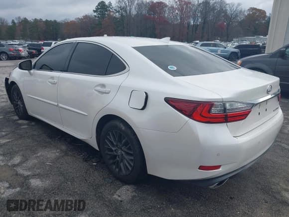 ✅ 2018 Lexus ES 350 • VIN: 58ABK1GGXJU113805 • Лот: 41029849. Опубликован ранее на IAAI с пробегом 112 048 миль. Бесплатный доступ к архиву аукционных продаж из США и подробный отчёт об истории автомобиля на DreamBid. Изображение 3.