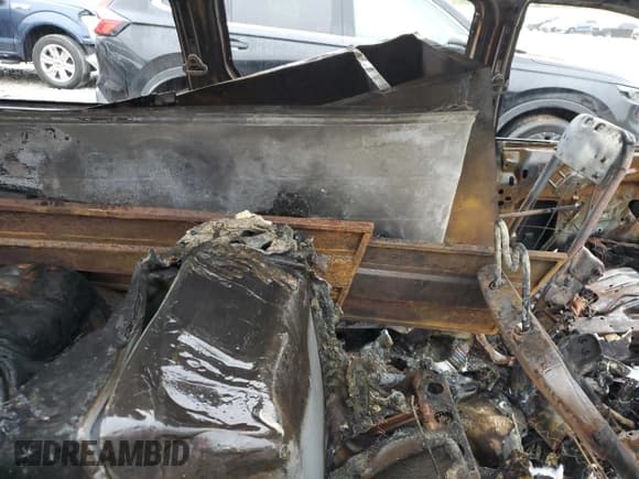 ✅ 2006 Chrysler Town & Country Touring • VIN: 2A4GP54L36R894290 • Lot: 82242365. Wystawiony na Copart z przebiegiem Nie podano. Bezpłatny archiwum sprzedaży aukcyjnych z USA i szczegółowy raport historii pojazdu na DreamBid. Zdjęcie 11.