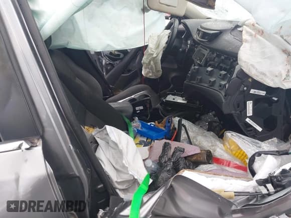 ✅ 2019 Nissan Rogue SV • VIN: KNMAT2MT6KP546727 • Lot: 43637922. Wystawiony na IAAI z przebiegiem Nie podano. Bezpłatny archiwum sprzedaży aukcyjnych z USA i szczegółowy raport historii pojazdu na DreamBid. Zdjęcie 5.