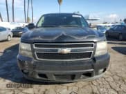 ✅ 2008 Chevrolet Suburban 3LT • VIN: 1GNFC16J28J188573 • Lot: 82475484. Wystawiony na Copart z przebiegiem 278 733 mil. Bezpłatny archiwum sprzedaży aukcyjnych z USA i szczegółowy raport historii pojazdu na DreamBid. Zdjęcie 5.