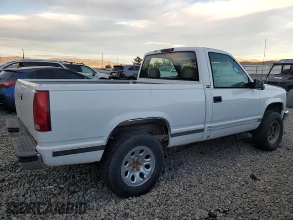 ✅ 1995 GMC Sierra 2500 • VIN: 1GTFK24K5SZ502142 • Lot: 74116694. Wystawiony na Copart z przebiegiem 129 335 mil. Bezpłatny archiwum sprzedaży aukcyjnych z USA i szczegółowy raport historii pojazdu na DreamBid. Zdjęcie 3.