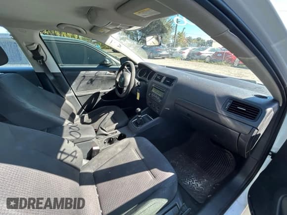 ✅ 2015 Volkswagen Jetta S • VIN: 3VW1K7AJ3FM400314 • Лот: 91496765. Опубликован ранее на Copart с пробегом 80 782 миль. Бесплатный доступ к архиву аукционных продаж из США и подробный отчёт об истории автомобиля на DreamBid. Изображение 5.