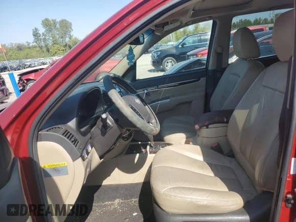 ✅ 2012 Hyundai Santa Fe Limited • VIN: 5XYZK3AB8CG144509 • Lot: 73309644. Listed on Copart with 110,629 mi. Free auction sales archive from the USA and detailed vehicle history report at DreamBid. Image 7.