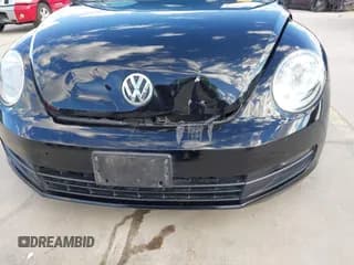 ✅ 2013 Volkswagen Beetle 2.5L • VIN: 3VWJX7AT3DM605065 • Lot: 43311907. Wystawiony na IAAI z przebiegiem 131 224 mil. Bezpłatny archiwum sprzedaży aukcyjnych z USA i szczegółowy raport historii pojazdu na DreamBid. Zdjęcie 6.