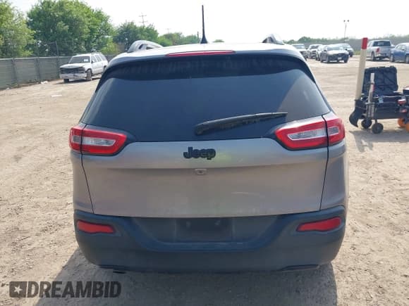 ✅ 2016 Jeep Cherokee Sport • VIN: 1C4PJLAB6GW324543 • Лот: 41844499. Опубликован ранее на IAAI с пробегом 127 631 миль. Бесплатный доступ к архиву аукционных продаж из США и подробный отчёт об истории автомобиля на DreamBid. Изображение 17.