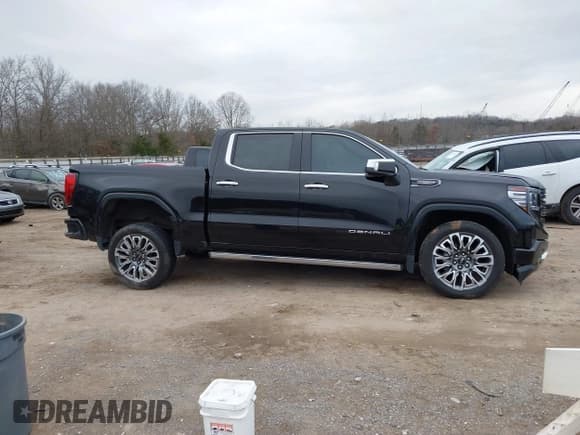 ✅ 2023 GMC Sierra 1500 Denali Ultimate • VIN: 1GTUUHEL1PZ225105 • Лот: 41222732. Опубликован ранее на IAAI с пробегом 18 795 миль. Бесплатный доступ к архиву аукционных продаж из США и подробный отчёт об истории автомобиля на DreamBid. Изображение 13.