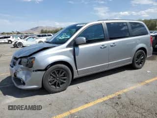 2019 Dodge Grand Caravan GT z VIN 2C4RDGEG5KR750688, wystawiony jako Copart lot #70525765 z przebiegiem 86 626 mil mil oraz Szkoda całkowita • Salvage title. Historia ofert i sprzedaży dostępna na DreamBid. Obrazek 1.