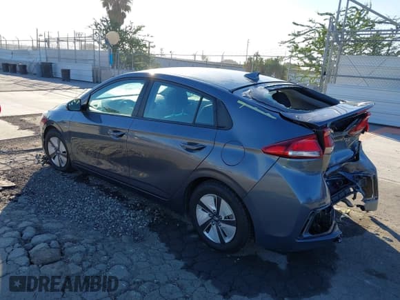 ✅ 2018 Hyundai Ioniq Blue • VIN: KMHC65LC0JU101768 • Lot: 43573463. Listed on IAAI with 97,603 mi. Free auction sales archive from the USA and detailed vehicle history report at DreamBid. Image 3.