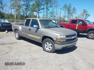 ✅ 2002 Chevrolet Silverado 1500 LS • VIN: 2GCEK19V721268944 • Lot: 41822816. Listed on IAAI with 143,281 mi. Free auction sales archive from the USA and detailed vehicle history report at DreamBid. Image 1.
