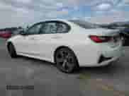 2022 BMW 3 Series 330i z VIN 3MW5R1J02N8C22890, wystawiony jako Copart lot #81526215 z przebiegiem 37 878 mil mil oraz Szkoda całkowita • Salvage title. Historia ofert i sprzedaży dostępna na DreamBid. Obrazek 2.
