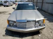 ✅ 1988 Mercedes-Benz 560 • VIN: WDBCA39D2JA367347 • Lot: 63639515. Wystawiony na Copart z przebiegiem 167 541 mil. Bezpłatny archiwum sprzedaży aukcyjnych z USA i szczegółowy raport historii pojazdu na DreamBid. Zdjęcie 5.