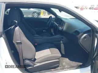 2023 Dodge Challenger SXT z VIN 2C3CDZAG6PH682166, wystawiony jako IAAI lot #43065765 z przebiegiem 45 249 mil mil oraz . Historia ofert i sprzedaży dostępna na DreamBid. Obrazek 5.