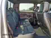 2023 Ram 1500 Laramie z VIN 1C6SRFJT7PN662379, wystawiony jako Copart lot #81452325 z przebiegiem 27 254 mil mil oraz Szkoda całkowita • Salvage title. Historia ofert i sprzedaży dostępna na DreamBid. Obrazek 10.