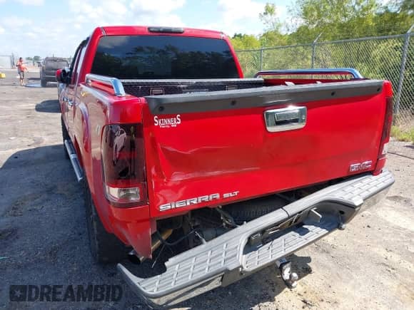 2007 GMC Sierra 1500 SLT с VIN 2GTEC13J671613360, выставлен на аукционе IAAI как лот 42958299 с пробегом 335 836 миль миль и . История ставок и продаж доступна на DreamBid. Изображение 6.