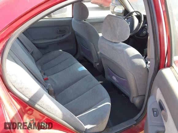 ✅ 2004 Hyundai Elantra GLS • VIN: KMHDN46D64U799099 • Lot: 42465501. Wystawiony na IAAI z przebiegiem 265 436 mil. Bezpłatny archiwum sprzedaży aukcyjnych z USA i szczegółowy raport historii pojazdu na DreamBid. Zdjęcie 8.