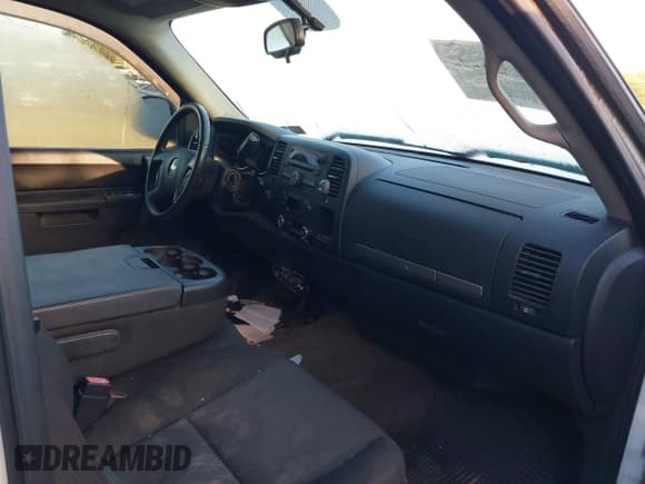 ✅ 2011 Chevrolet Silverado 1500 LT • VIN: 3GCPKSE3XBG251730 • Lot: 43478202. Wystawiony na IAAI z przebiegiem 159 837 mil. Bezpłatny archiwum sprzedaży aukcyjnych z USA i szczegółowy raport historii pojazdu na DreamBid. Zdjęcie 5.