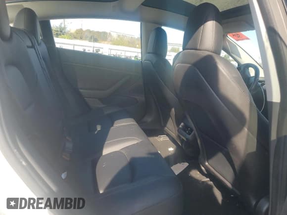 ✅ 2018 Tesla Model 3 Long Range Battery • VIN: 5YJ3E1EB4JF146712 • Lot: 90523515. Wystawiony na Copart z przebiegiem 95 223 mil. Bezpłatny archiwum sprzedaży aukcyjnych z USA i szczegółowy raport historii pojazdu na DreamBid. Zdjęcie 10.